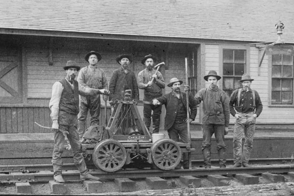 Image of a handcar, © 2012 Minnesota Historical Society